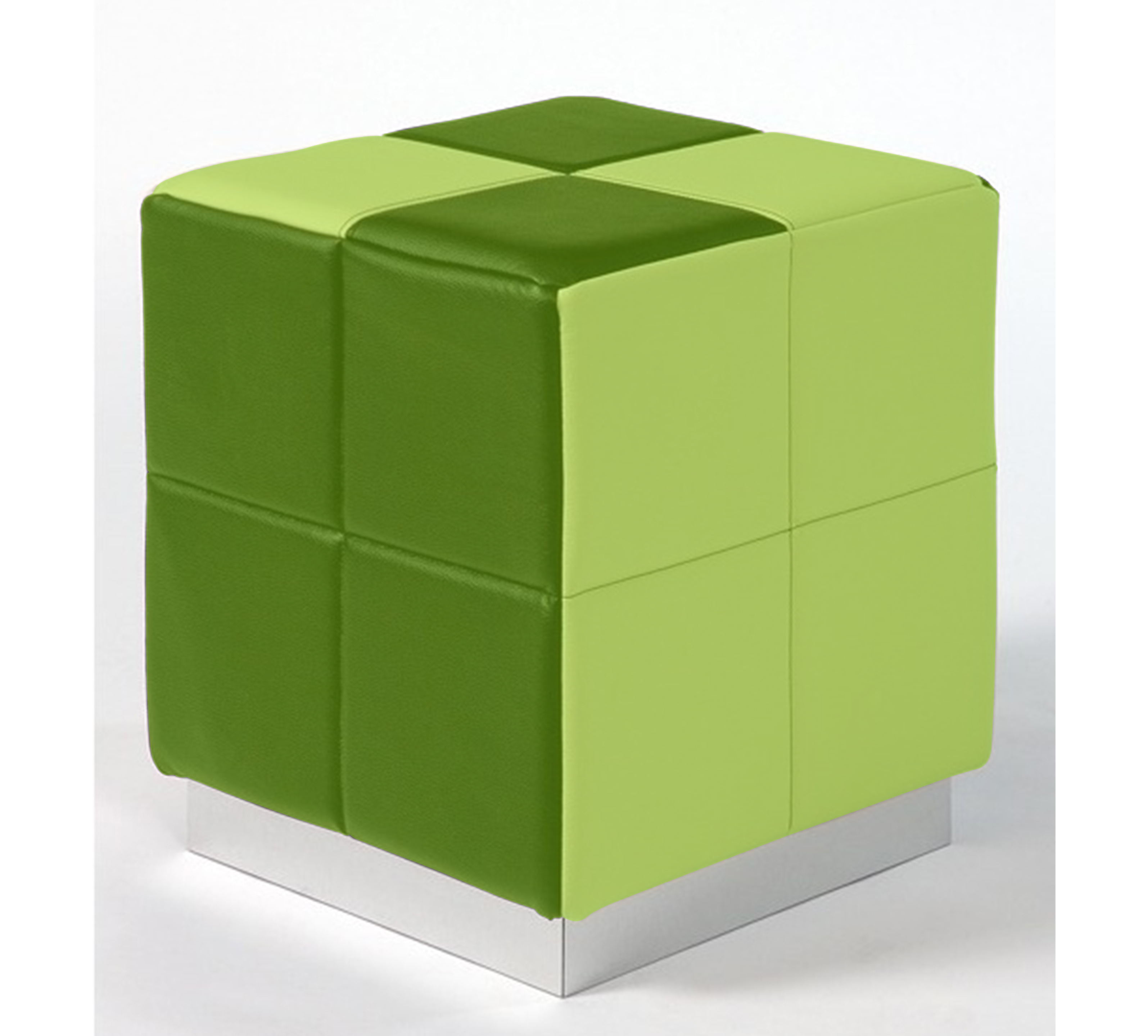 Eckiger Sitzhocker mit Quadratsteppung.  Die einzelnen Flächen sind in zwei verschiedenen Grüntönen. Bezug ist Kunstleder. Der Sockel ist in CNC-Optik. Das ist ein Schichtstoff, der gebürstetes Edelstahl vortäuscht. 
